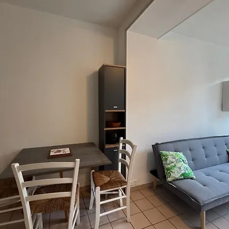 Appartement En Rez-de-jardin à Pied *