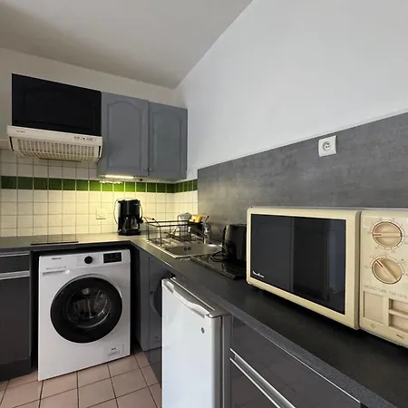 Apartment Ground Floor Walking Distance To The *